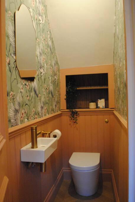 Villa Cosy Renovated House In Warrington Exterior foto