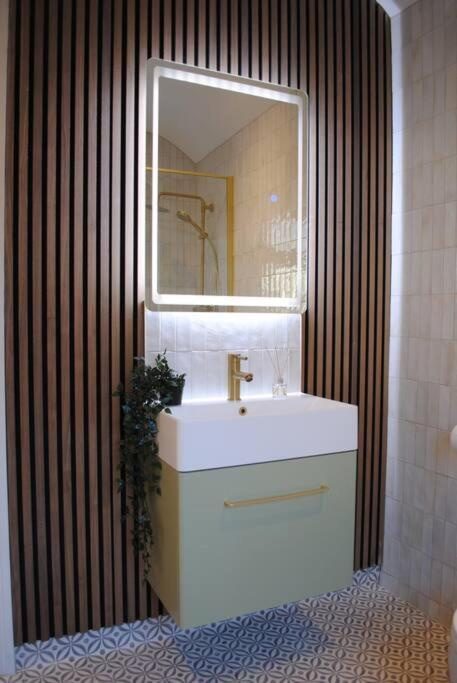 Villa Cosy Renovated House In Warrington Exterior foto