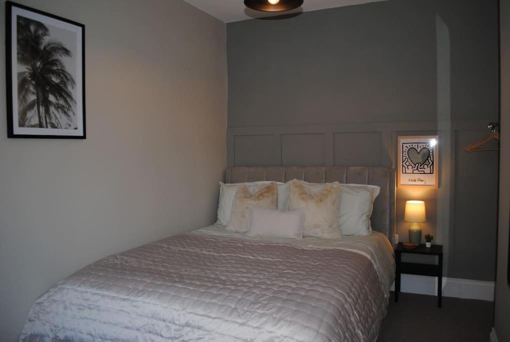 Villa Cosy Renovated House In Warrington Exterior foto